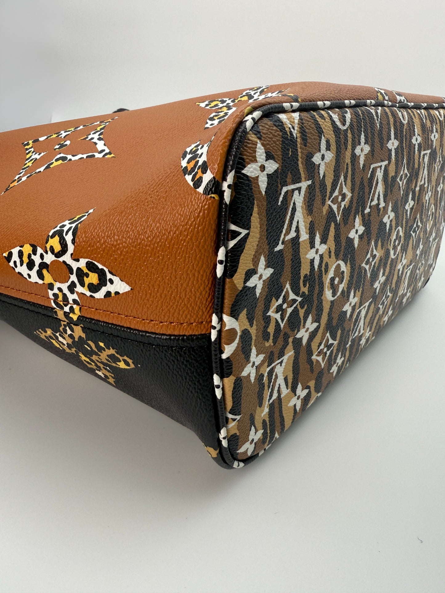 (AJ54) Louis Vuitton Monogram Jungle Neverfull MM, Gold Hardware