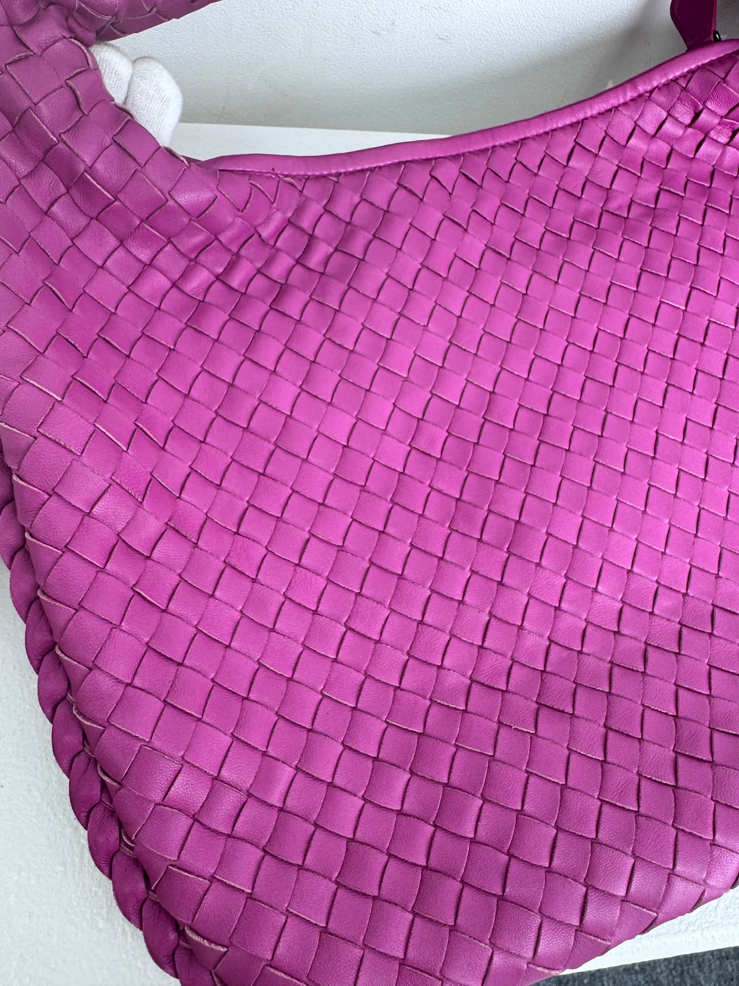 (A41) Bottega Veneta Fuchsia Pink Intrecciato Medium Hobo Ruthenium Hardware