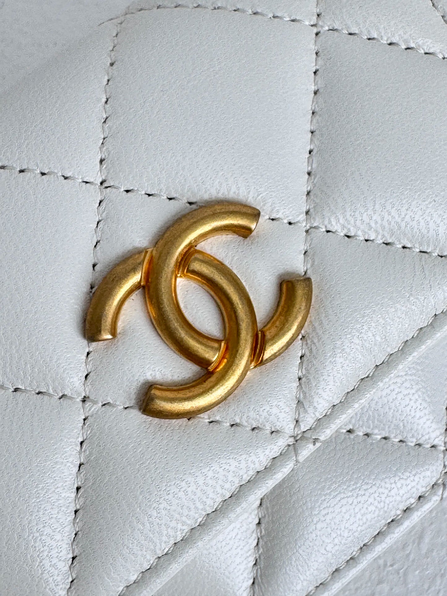 (A44) Chanel White Aged Calfskin 2021 Punk Chain Belt Bag Gold Hardware