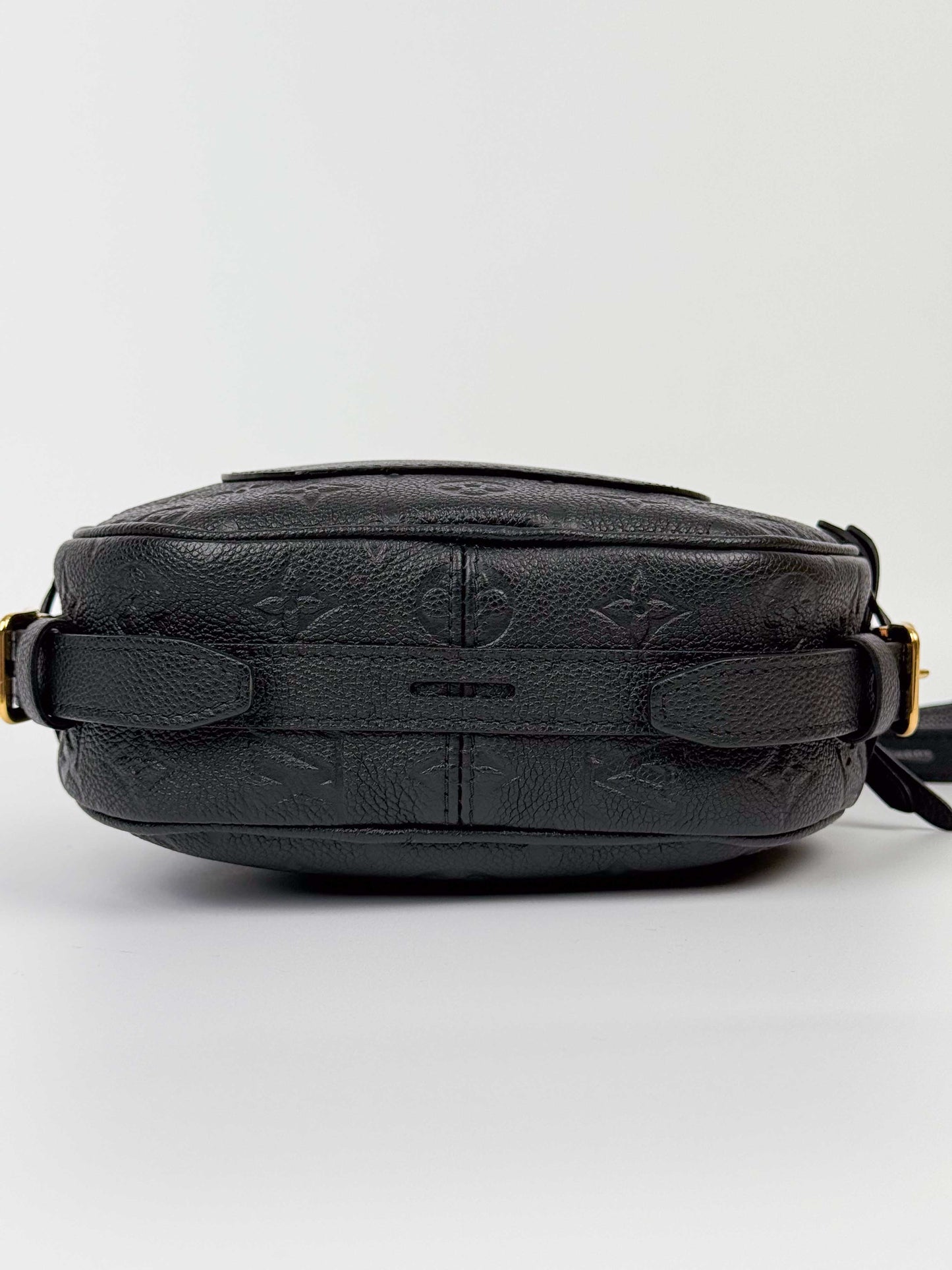 (A51) Louis Vuitton Black Empreinte Boite Chapeau Souple MM Gold Hardware