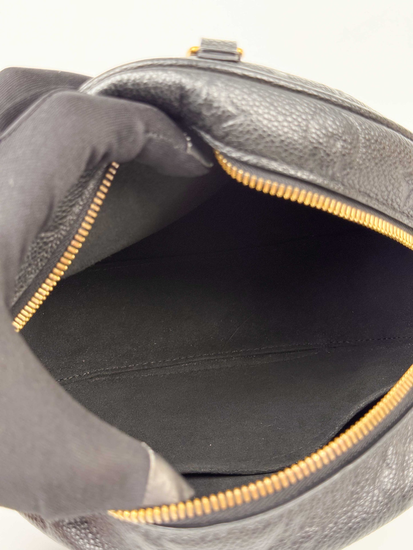 (A51) Louis Vuitton Black Empreinte Boite Chapeau Souple MM Gold Hardware