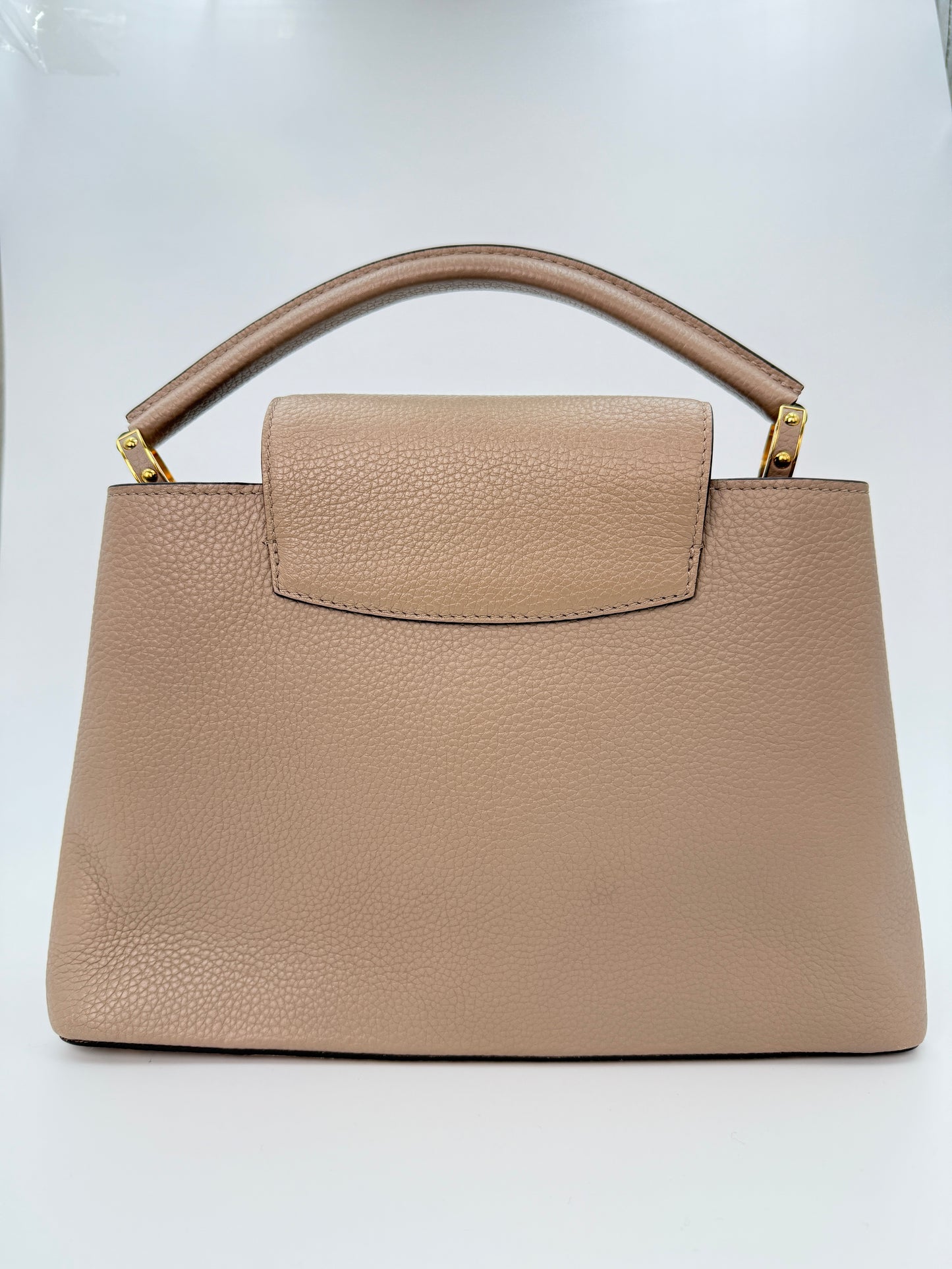 (AJ46) Louis Vuitton Taurillon Beige Capucines MM Size, Gold Hardware