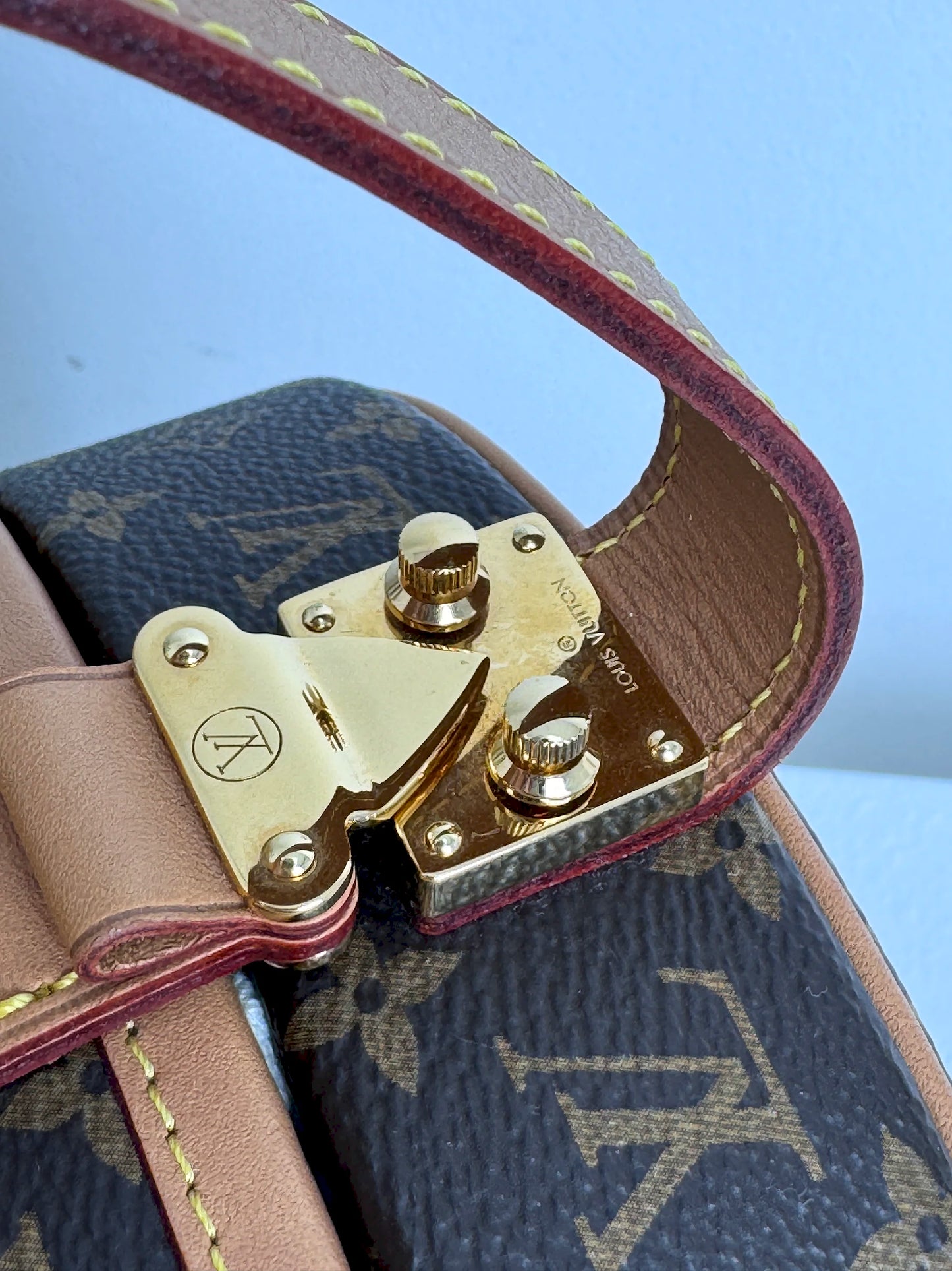 (A15) Louis Vuitton Monogram Petite Boite Chapeau Gold Hardware Removable and Adjustable Crossbody Strap