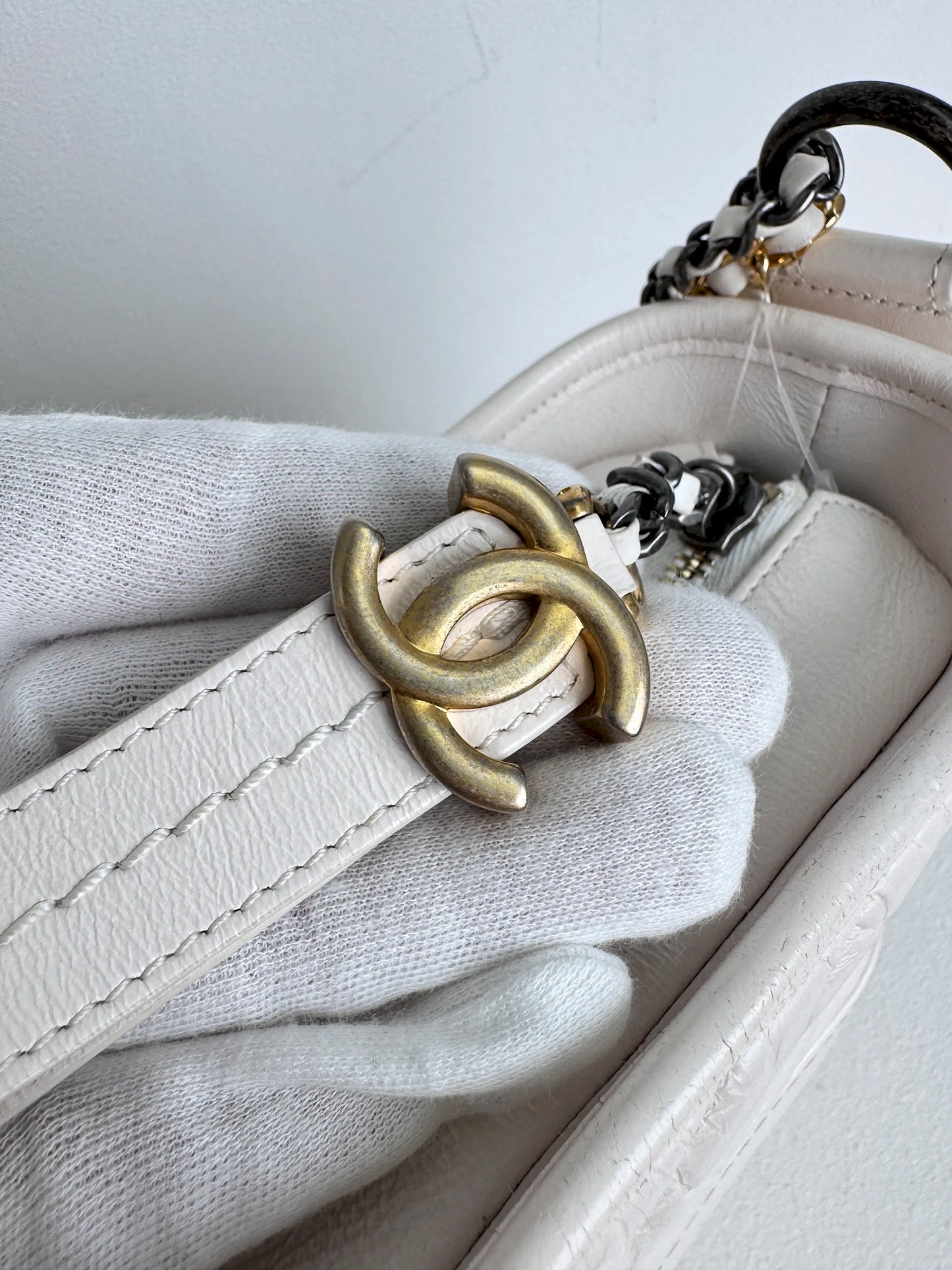 (A18) Chanel White Calfskin Chevron Small Gabrielle Gold/Silver/Ruthenium Hardware Series 29 Year 2020 Light Mark on Bottom