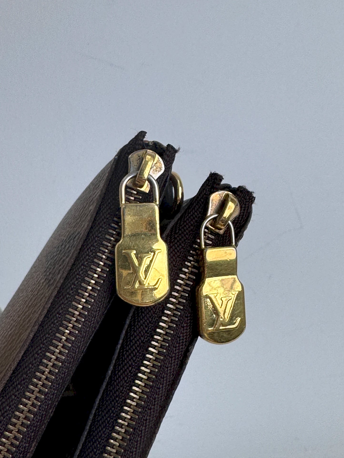 (A38) Louis Vuitton Reverse Monogram Double Zip Pochette Gold Hardware