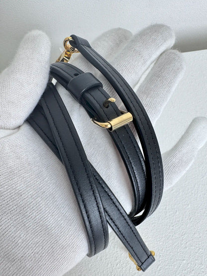 (A38) Louis Vuitton Reverse Monogram Double Zip Pochette Gold Hardware