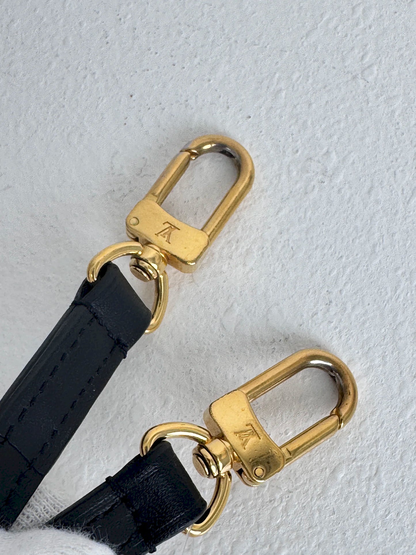 (A38) Louis Vuitton Reverse Monogram Double Zip Pochette Gold Hardware