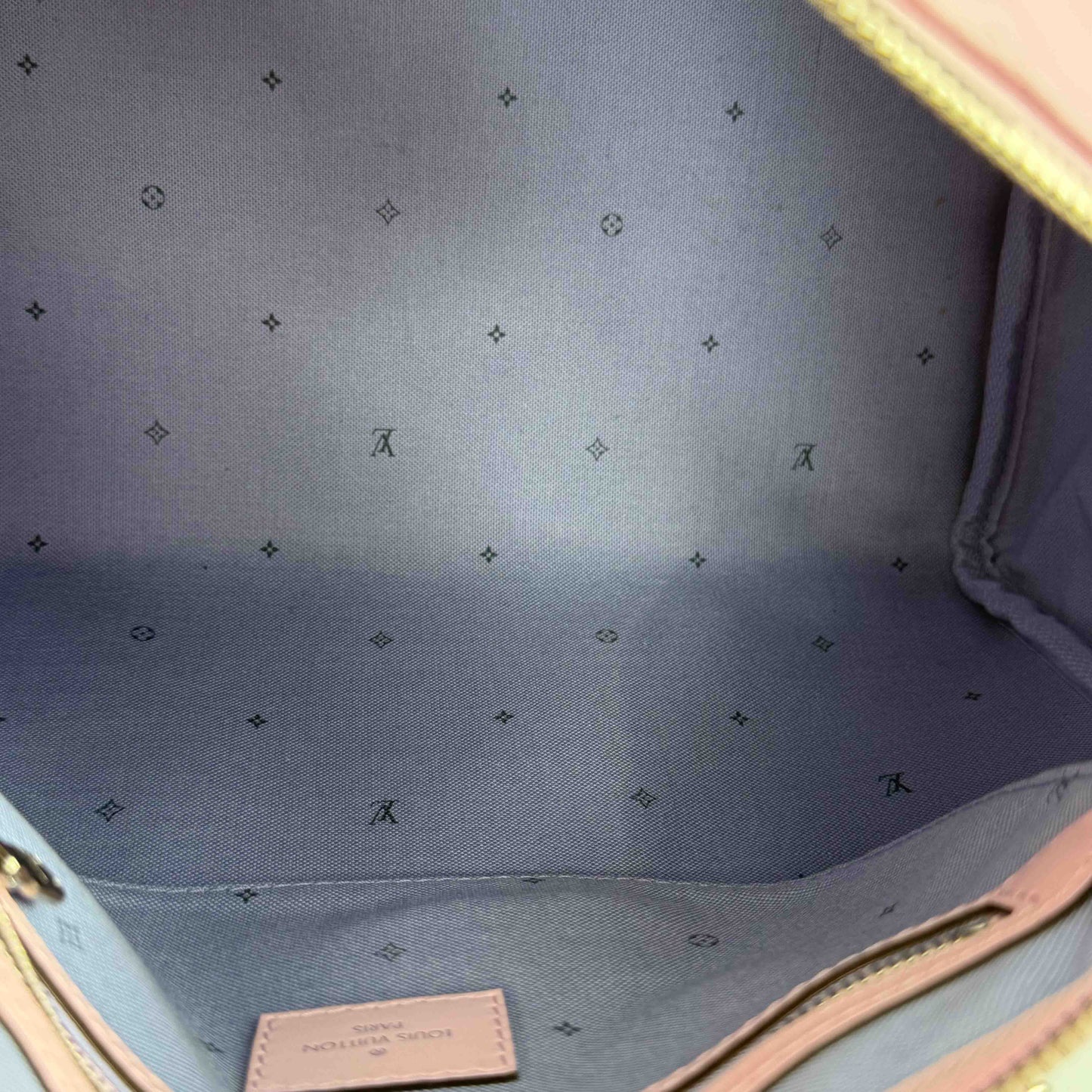 (A49) Louis Vuitton Pink Pastel Speedy Bandoulière Escale 30 Silver Hardware