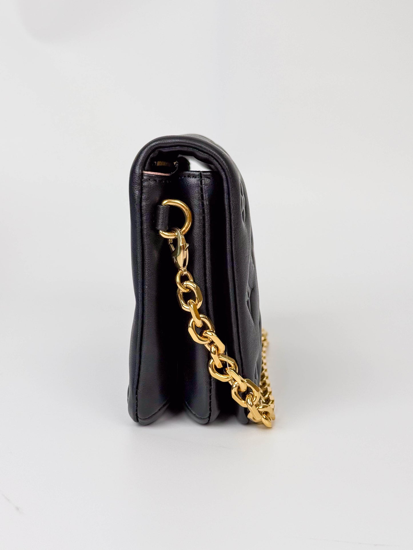 (A102) Louis Vuitton Coussin Chain Pochette Gold Hardware