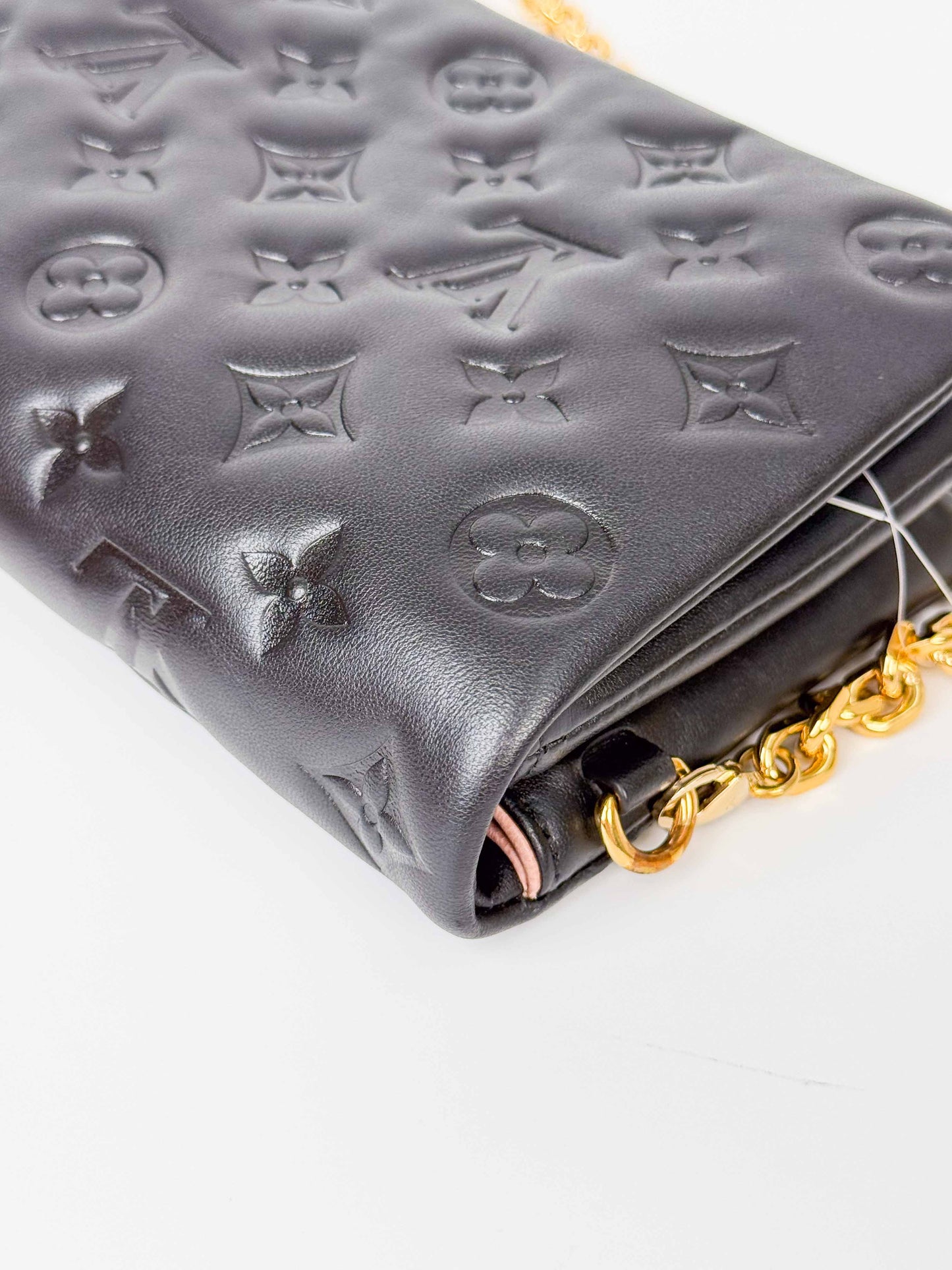 (A102) Louis Vuitton Coussin Chain Pochette Gold Hardware