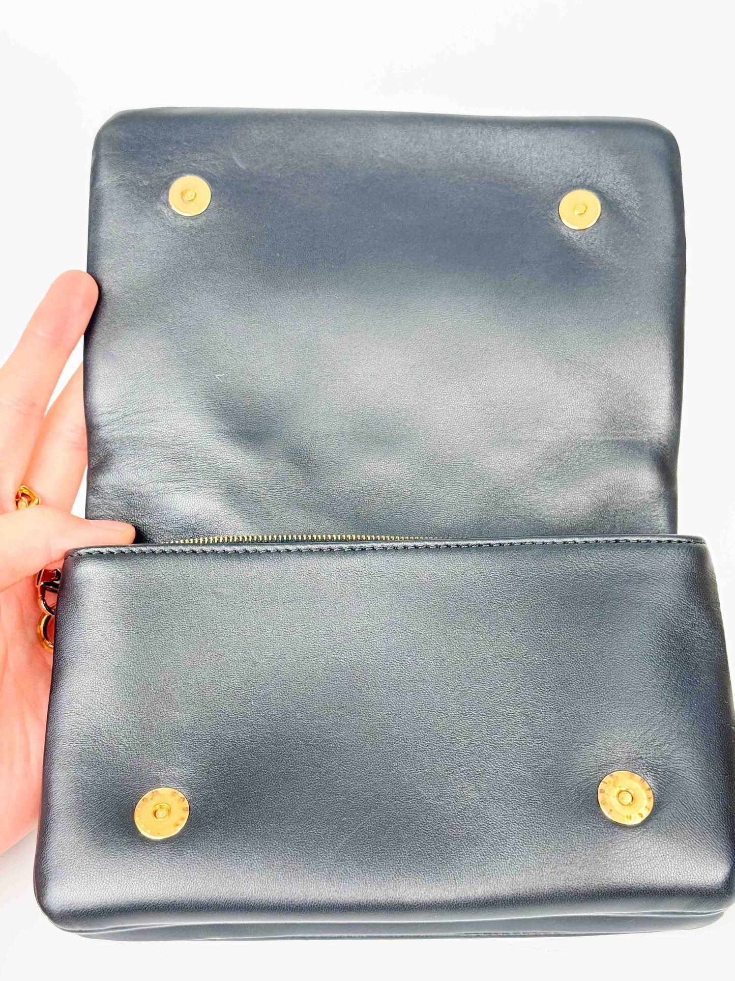 (A102) Louis Vuitton Coussin Chain Pochette Gold Hardware
