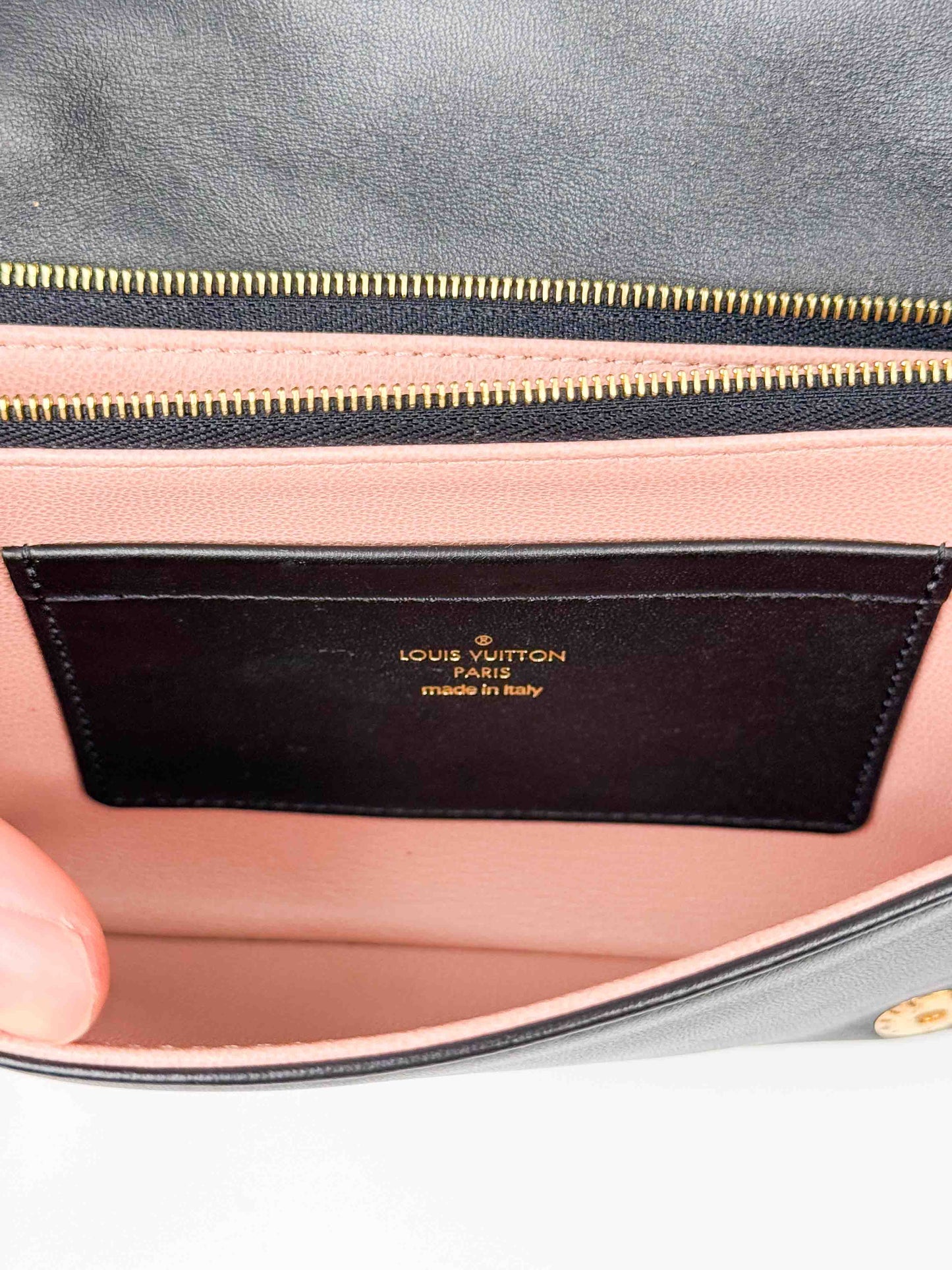 (A102) Louis Vuitton Coussin Chain Pochette Gold Hardware