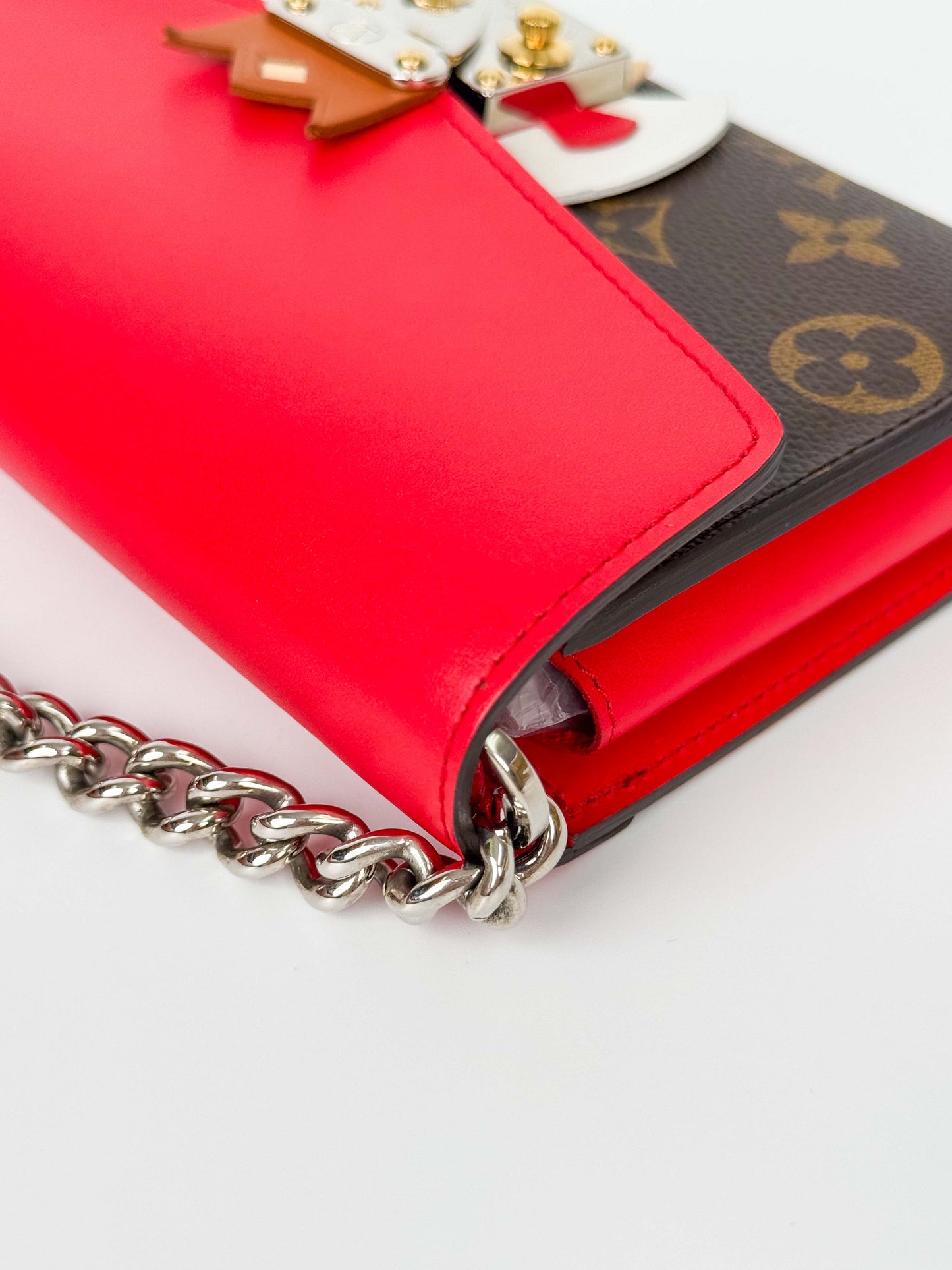 (A106) Louis Vuitton Monogram Tribal Mask Sarah Wallet on Chain, Silver Hardware