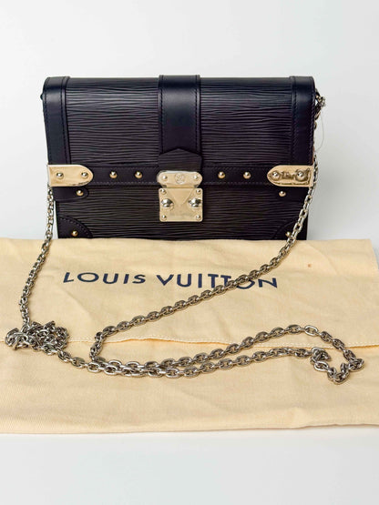 (A94) Louis Vuitton Epi Trunk Chain Wallet Silver Hardware
