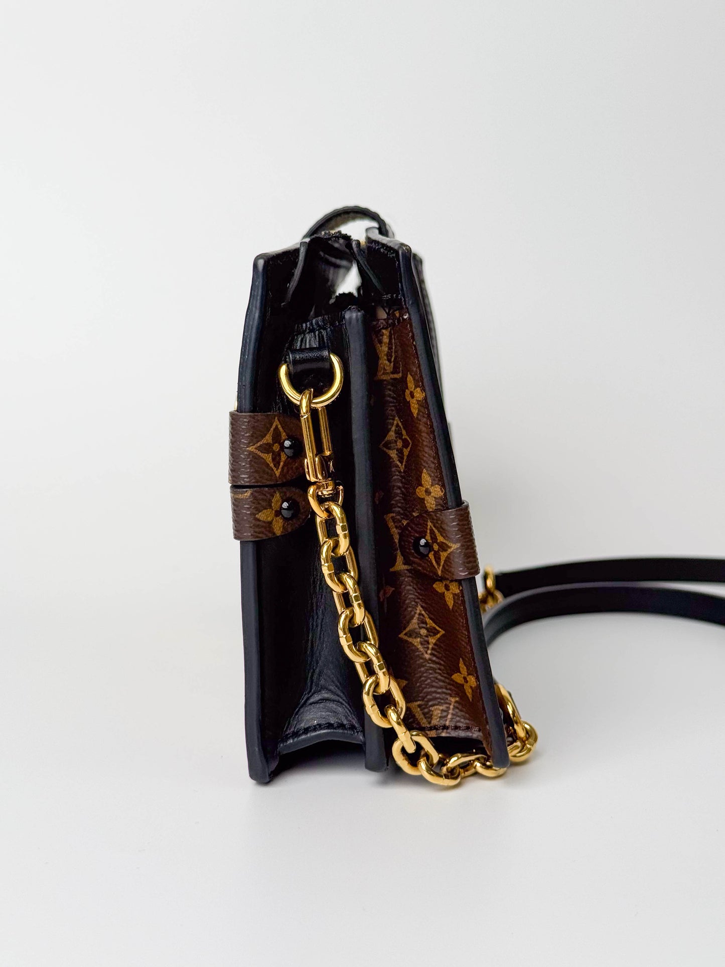 (A93) Louis Vuitton Monogram Petite Malle Gold Hardware