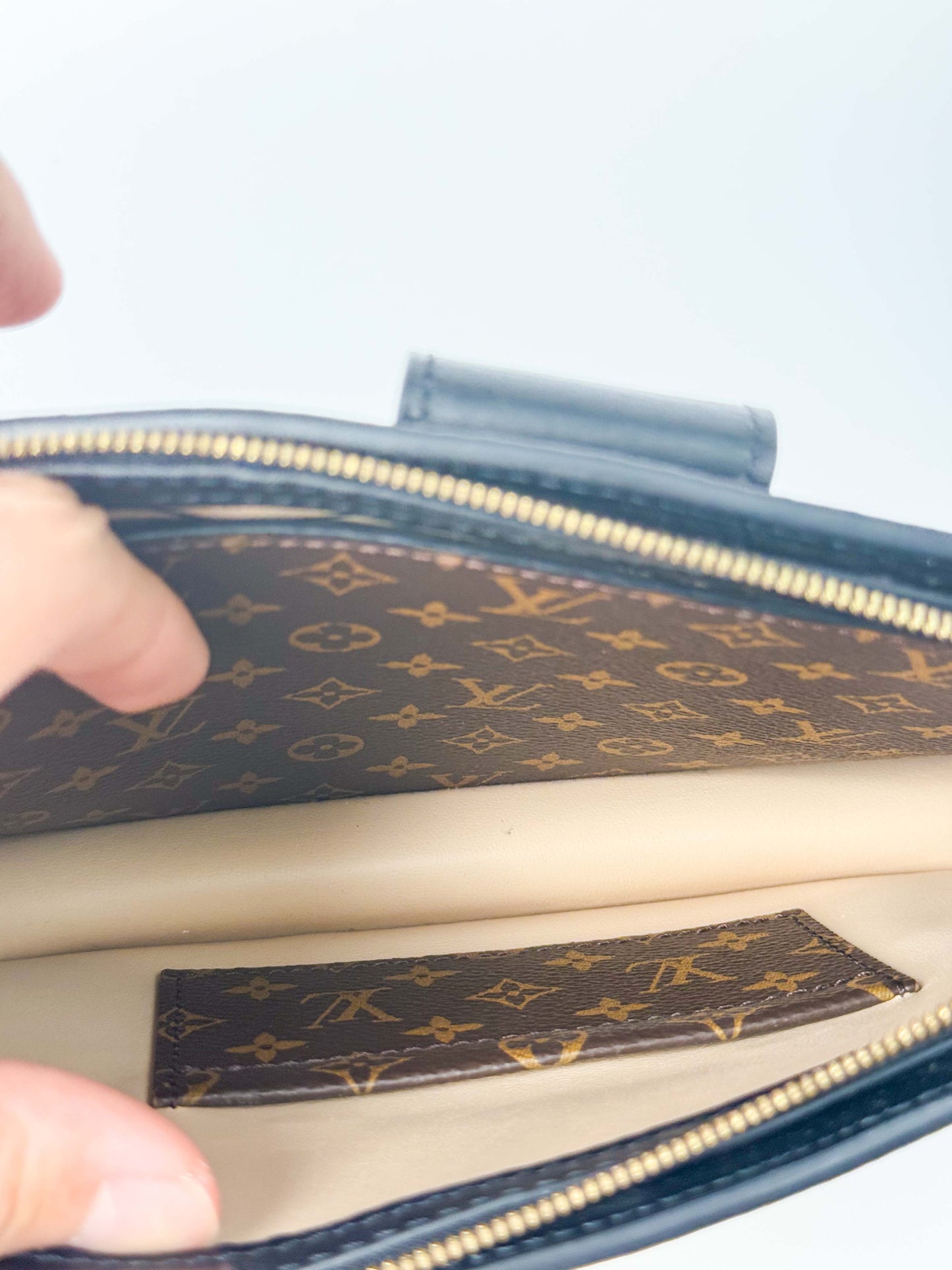 (A93) Louis Vuitton Monogram Petite Malle Gold Hardware