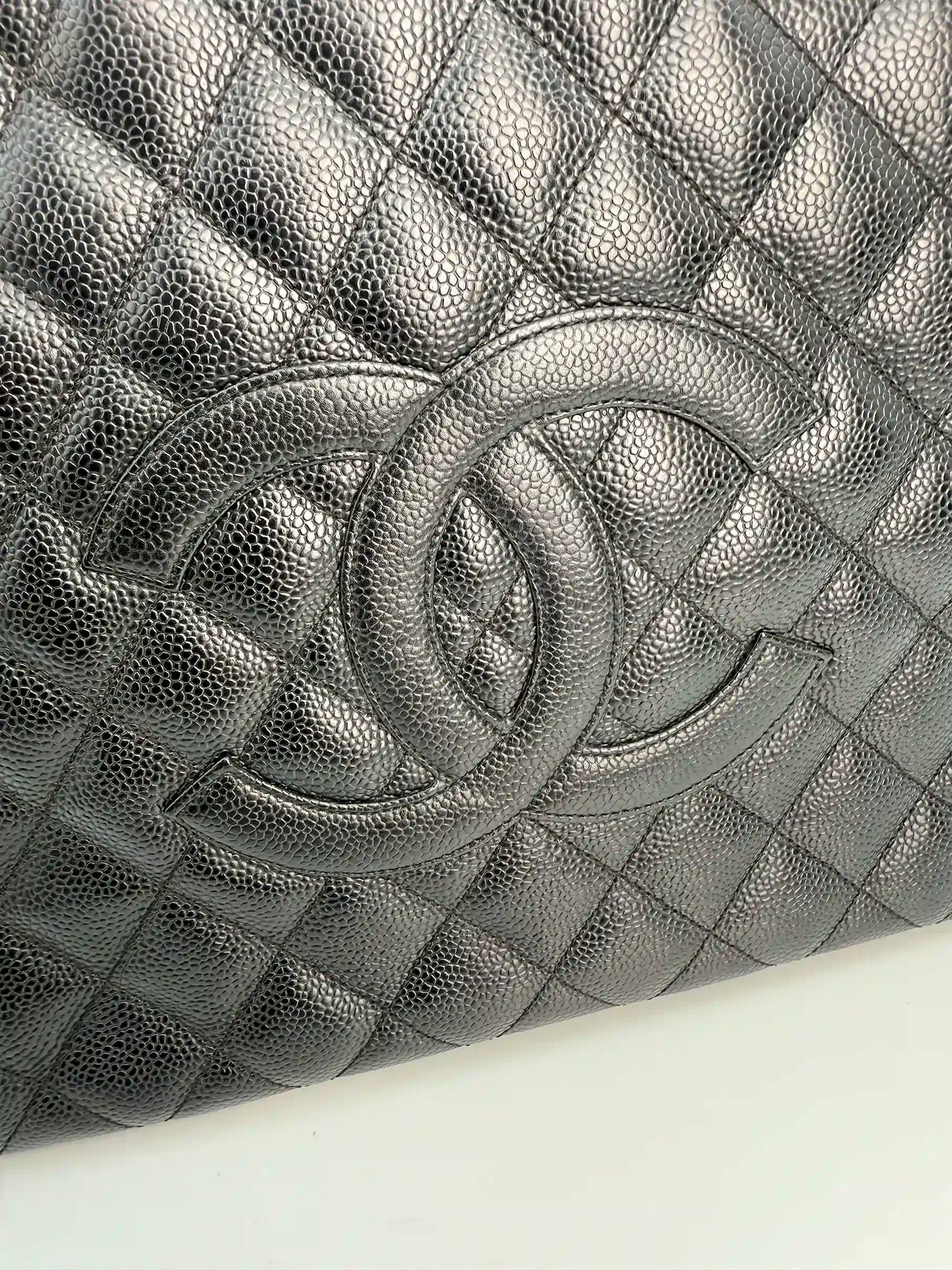 (AJ43) Chanel Black Caviar GST, Gold Hardware