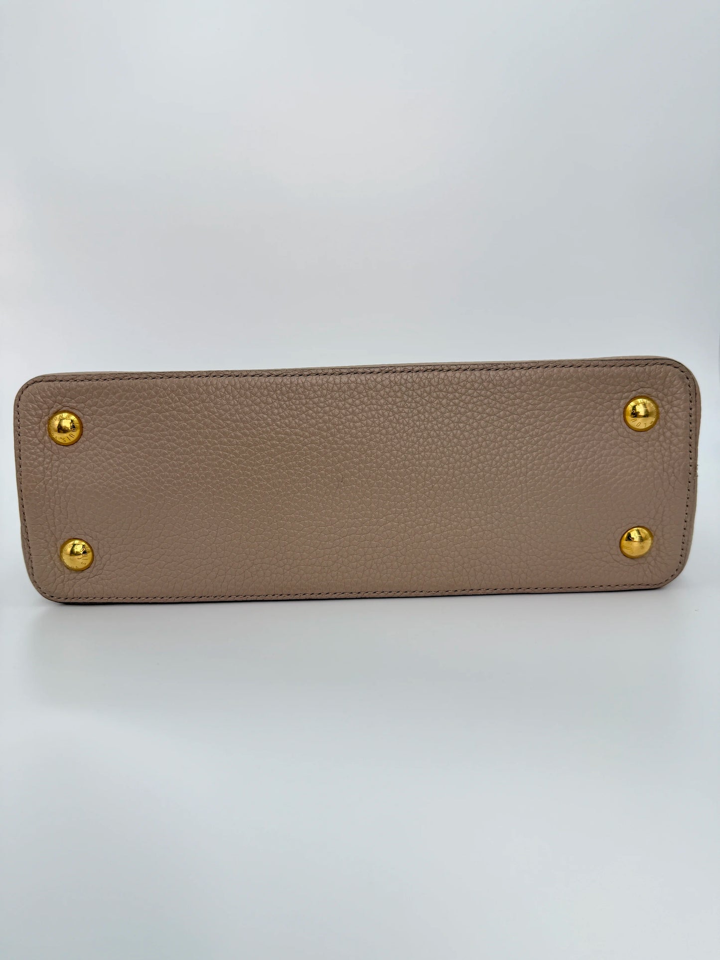 (AJ46) Louis Vuitton Taurillon Beige Capucines MM Size, Gold Hardware