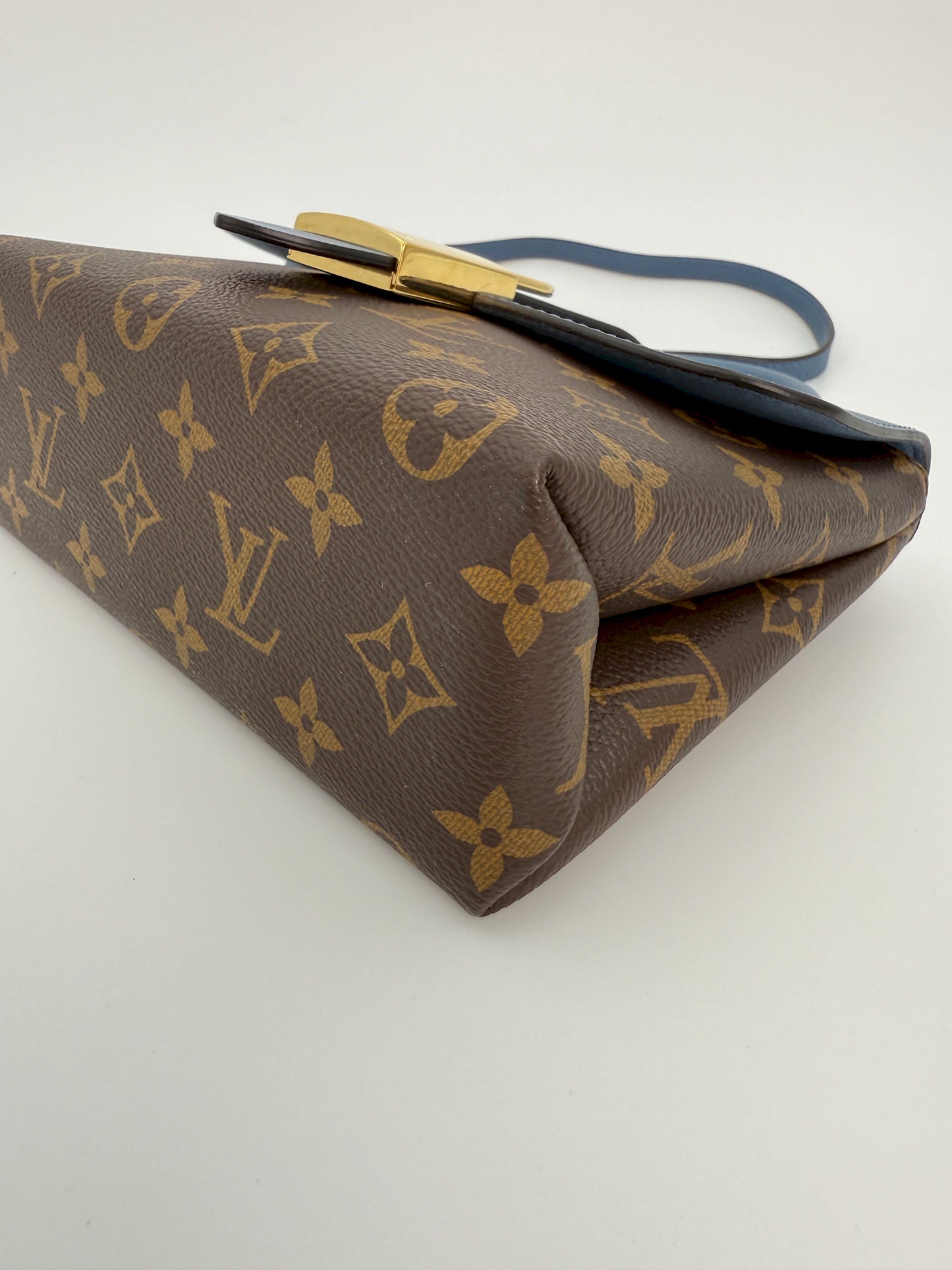 (AJ47) Louis Vuitton Blue/Monogram Locky BB, Gold Hardware