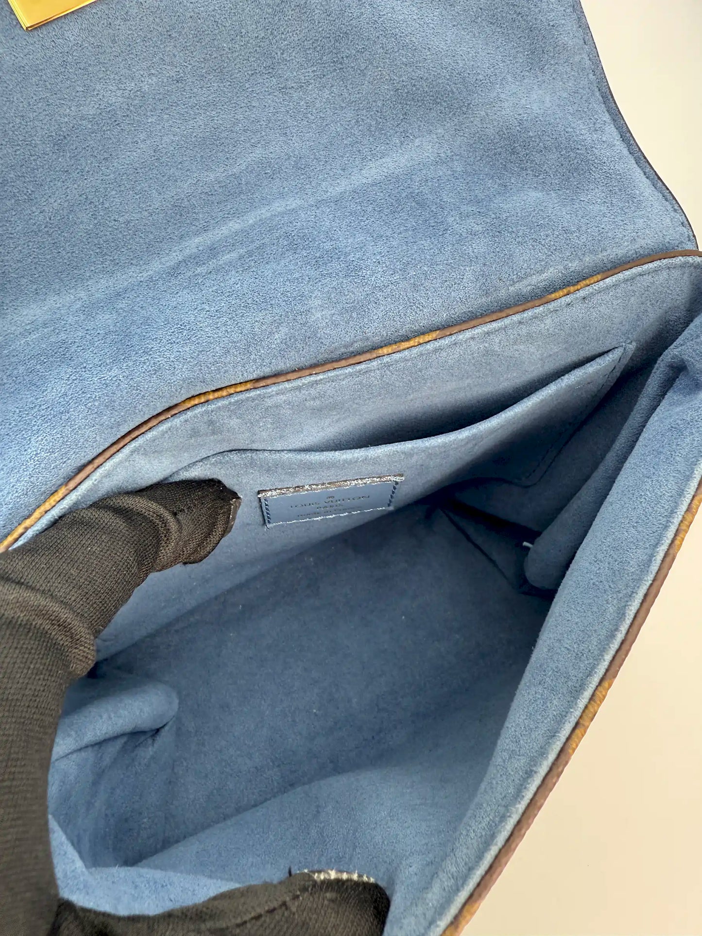 (AJ47) Louis Vuitton Blue/Monogram Locky BB, Gold Hardware