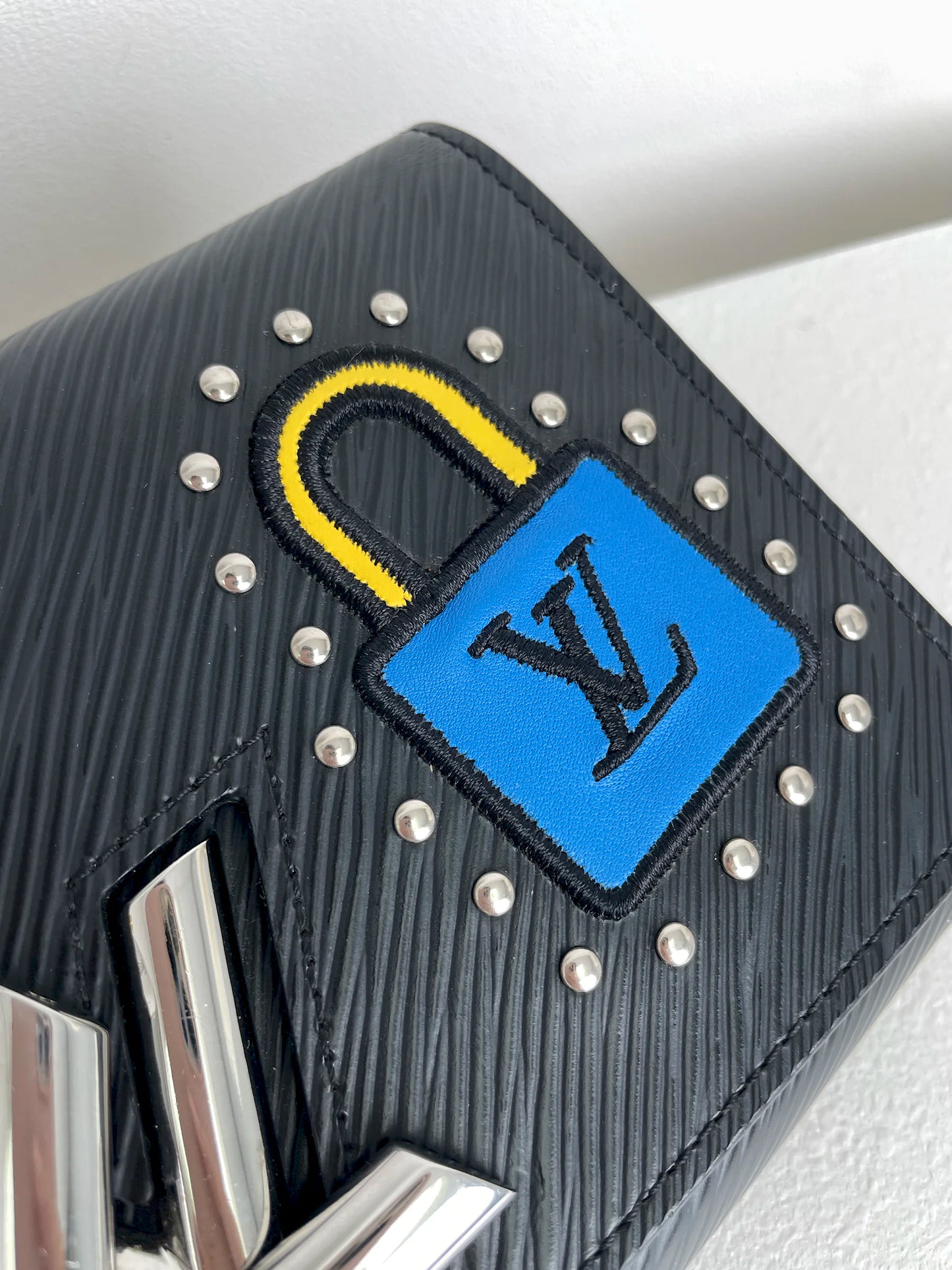 (A21) Louis Vuitton Black Epi Twist Wallet on Chain Silver Hardware With Code