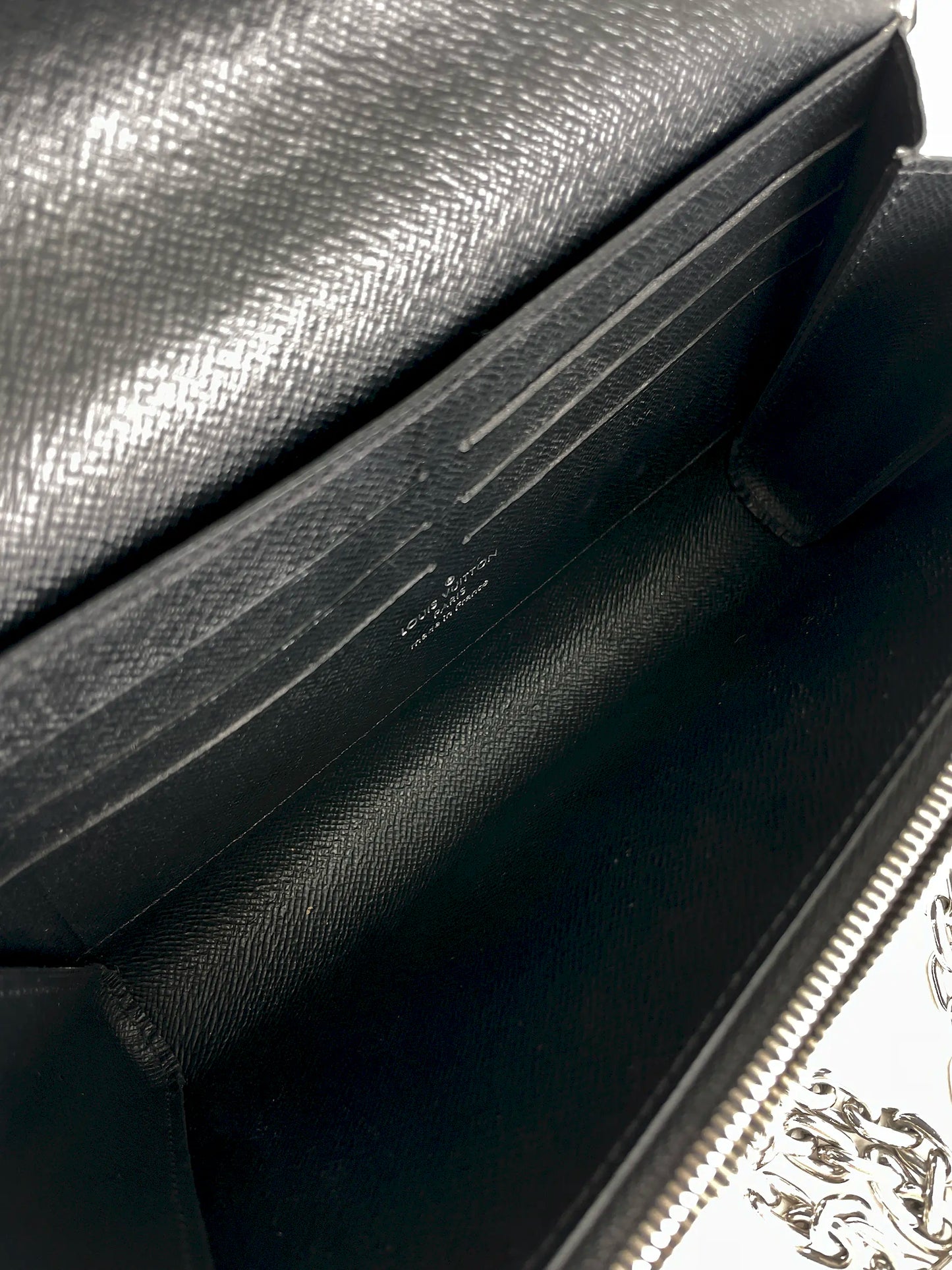 (A21) Louis Vuitton Black Epi Twist Wallet on Chain Silver Hardware With Code