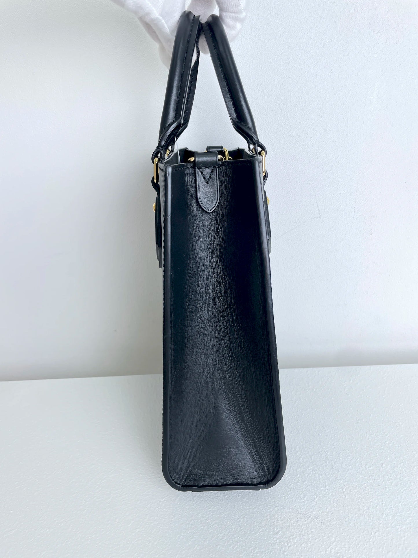(A22) Louis Vuitton Black Epi Sac Plat BB Gold Hardware RFID
