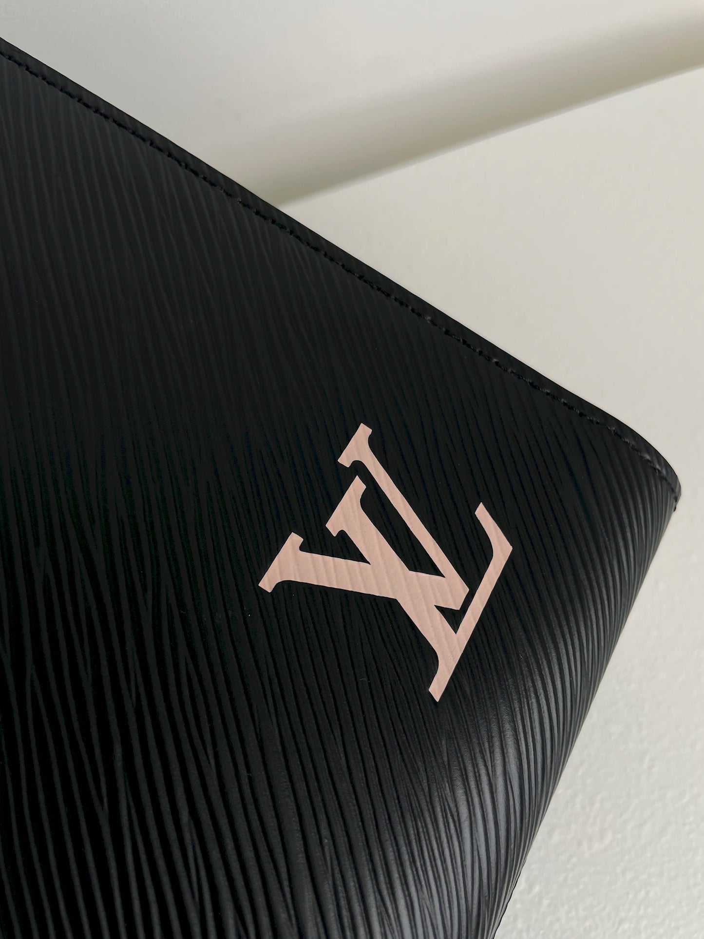(A22) Louis Vuitton Black Epi Sac Plat BB Gold Hardware RFID