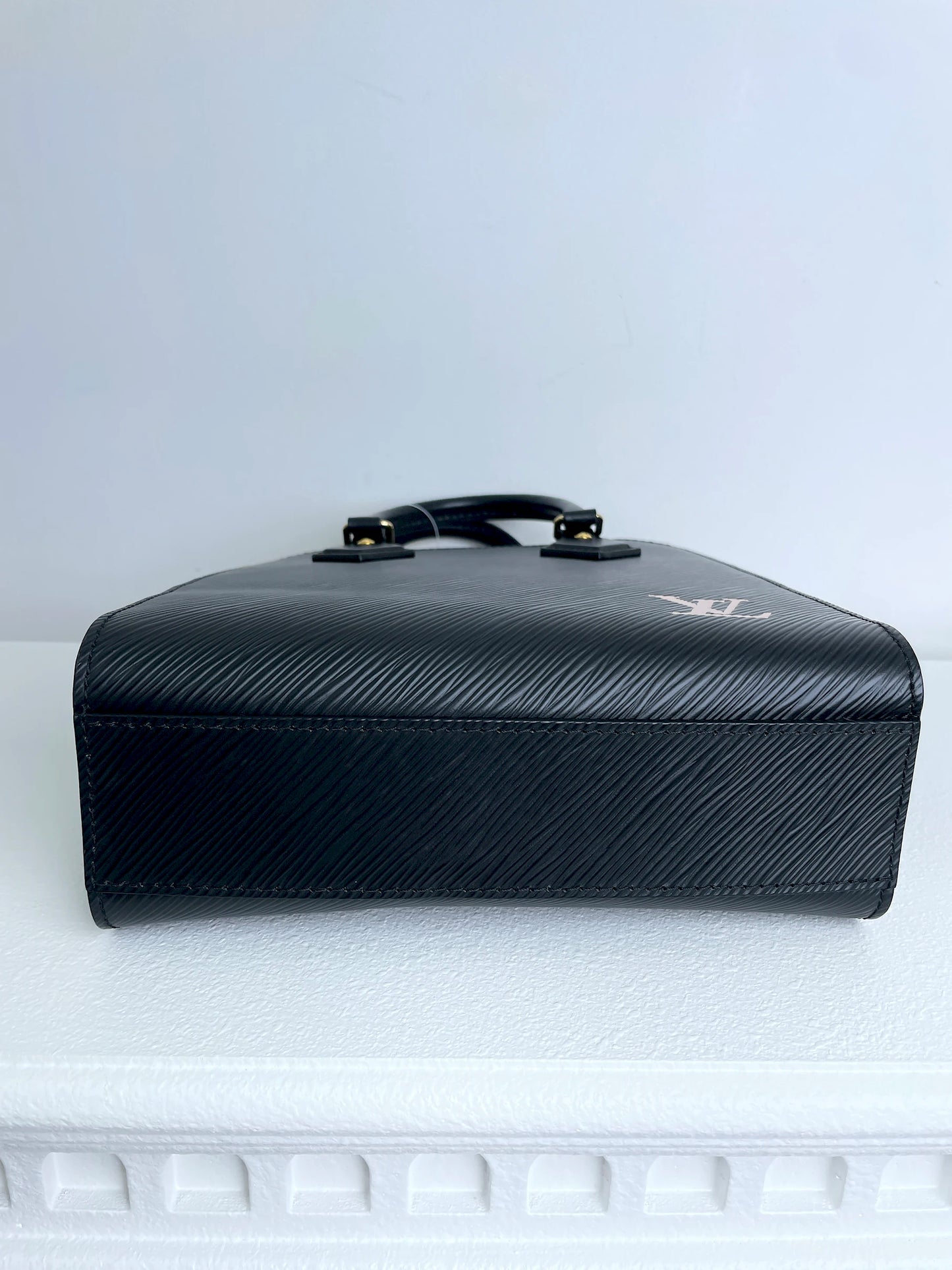 (A22) Louis Vuitton Black Epi Sac Plat BB Gold Hardware RFID