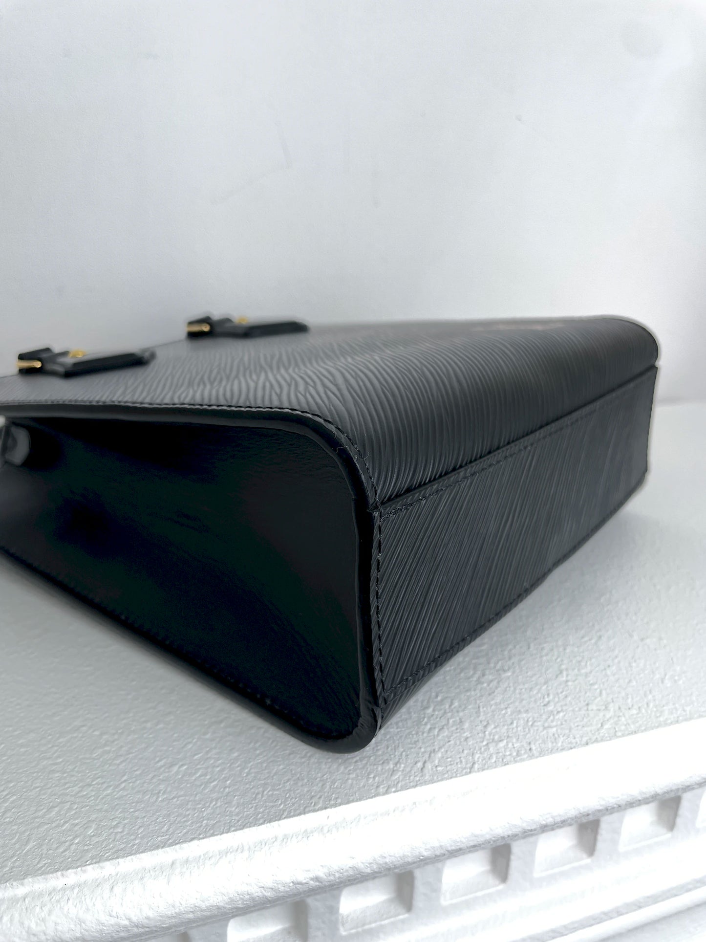 (A22) Louis Vuitton Black Epi Sac Plat BB Gold Hardware RFID