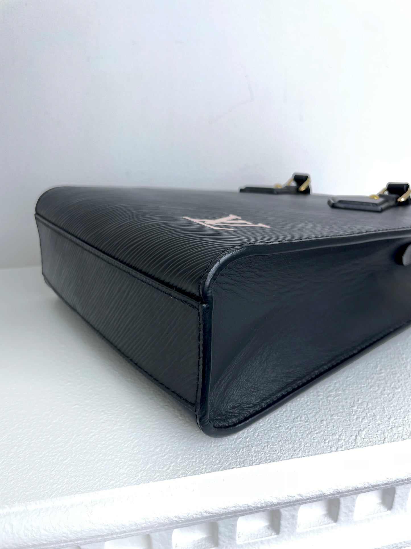 (A22) Louis Vuitton Black Epi Sac Plat BB Gold Hardware RFID