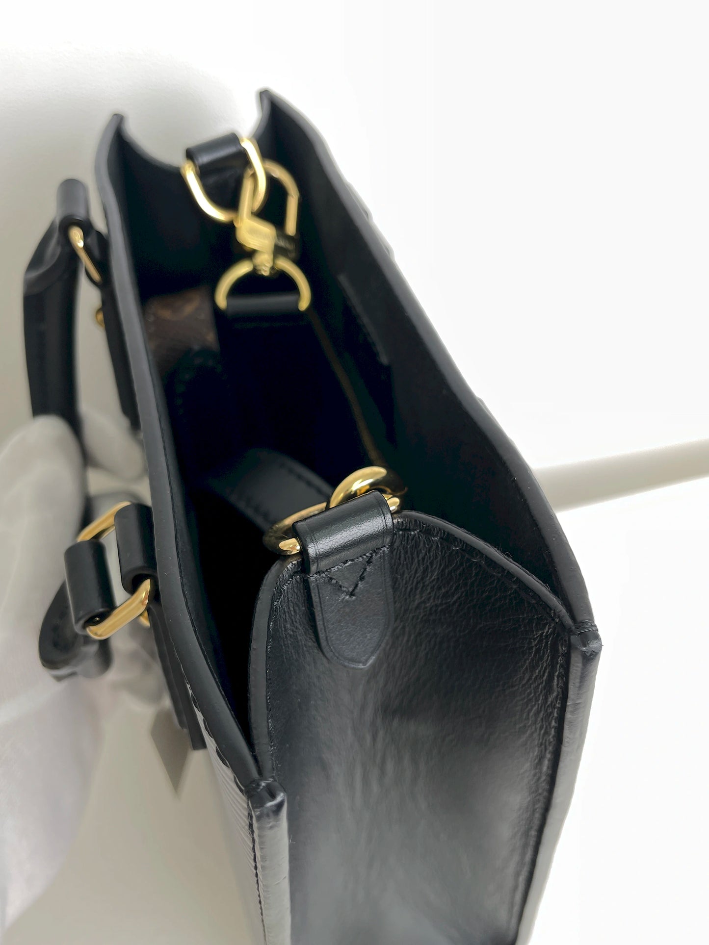 (A22) Louis Vuitton Black Epi Sac Plat BB Gold Hardware RFID