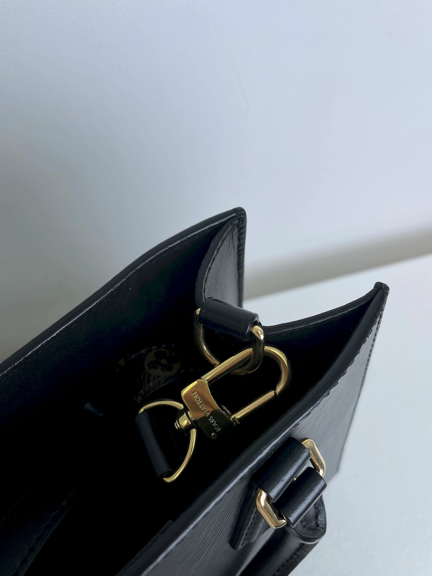 (A22) Louis Vuitton Black Epi Sac Plat BB Gold Hardware RFID