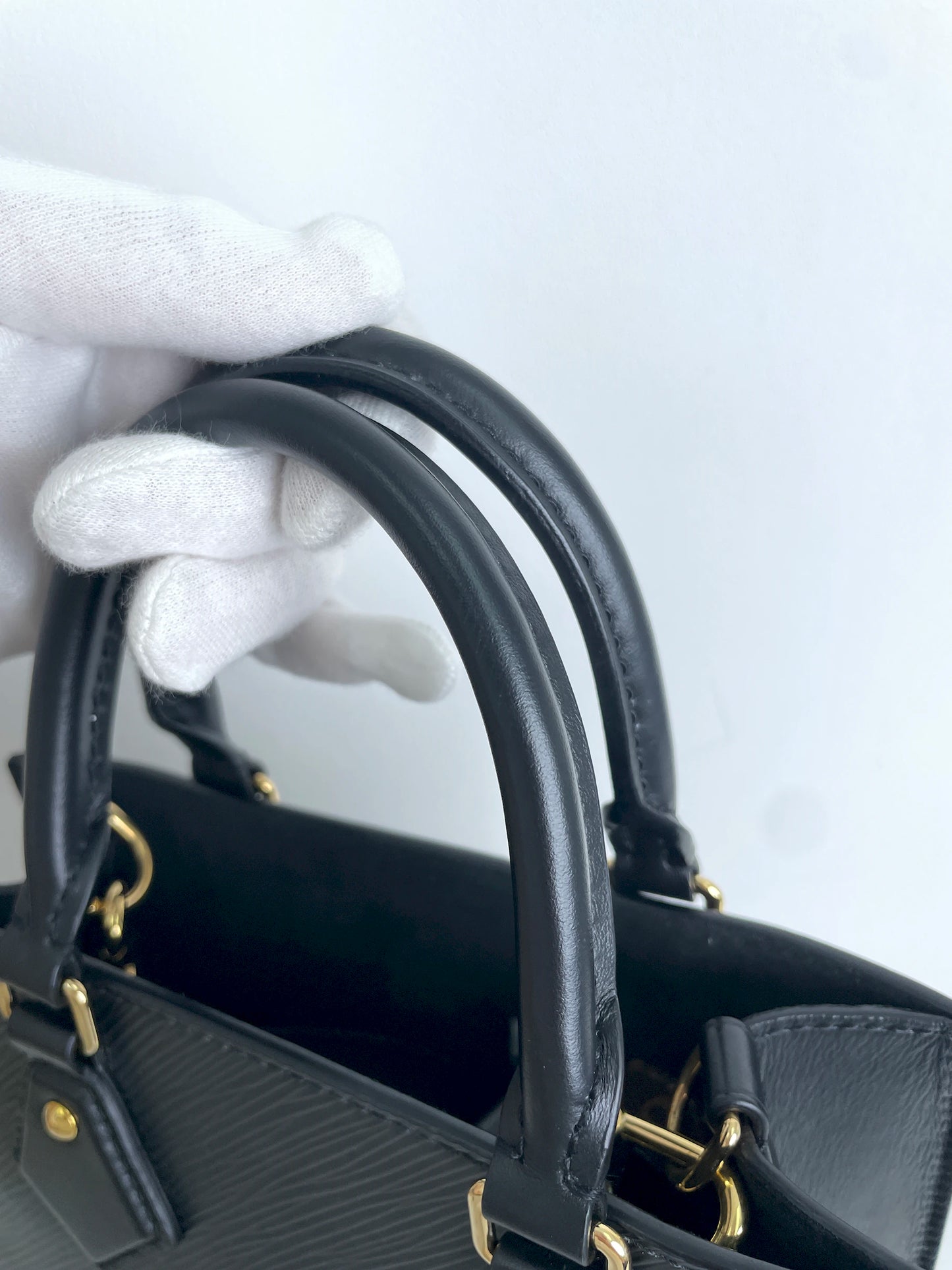 (A22) Louis Vuitton Black Epi Sac Plat BB Gold Hardware RFID