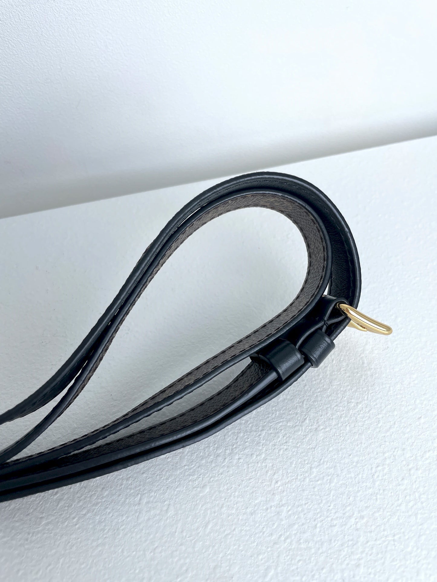 (A22) Louis Vuitton Black Epi Sac Plat BB Gold Hardware RFID