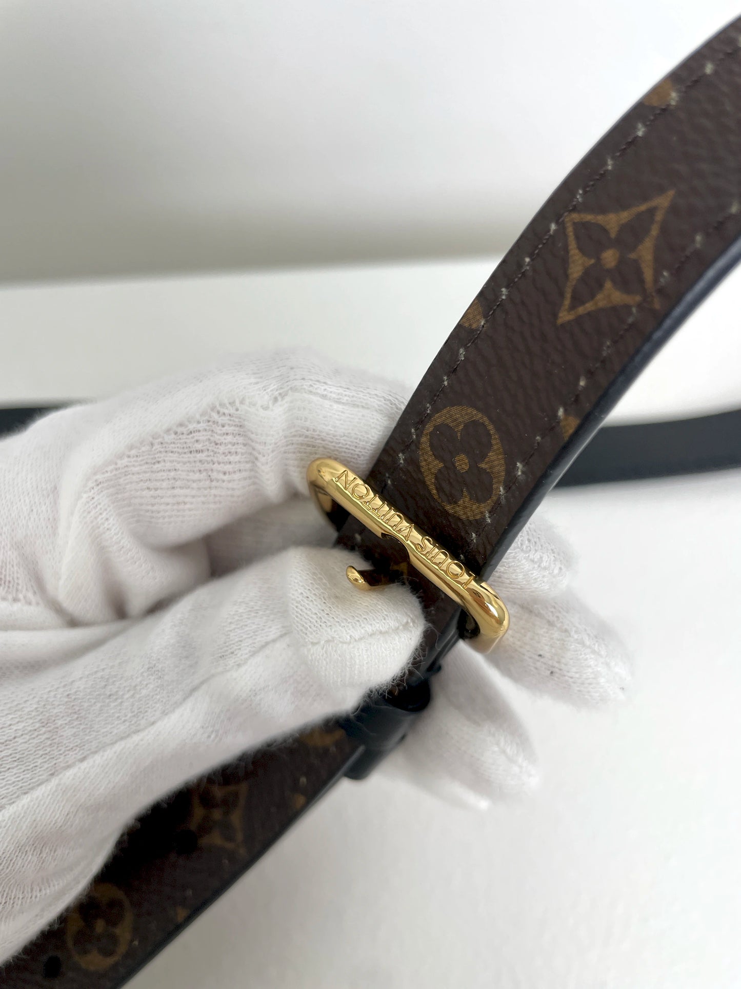 (A22) Louis Vuitton Black Epi Sac Plat BB Gold Hardware RFID