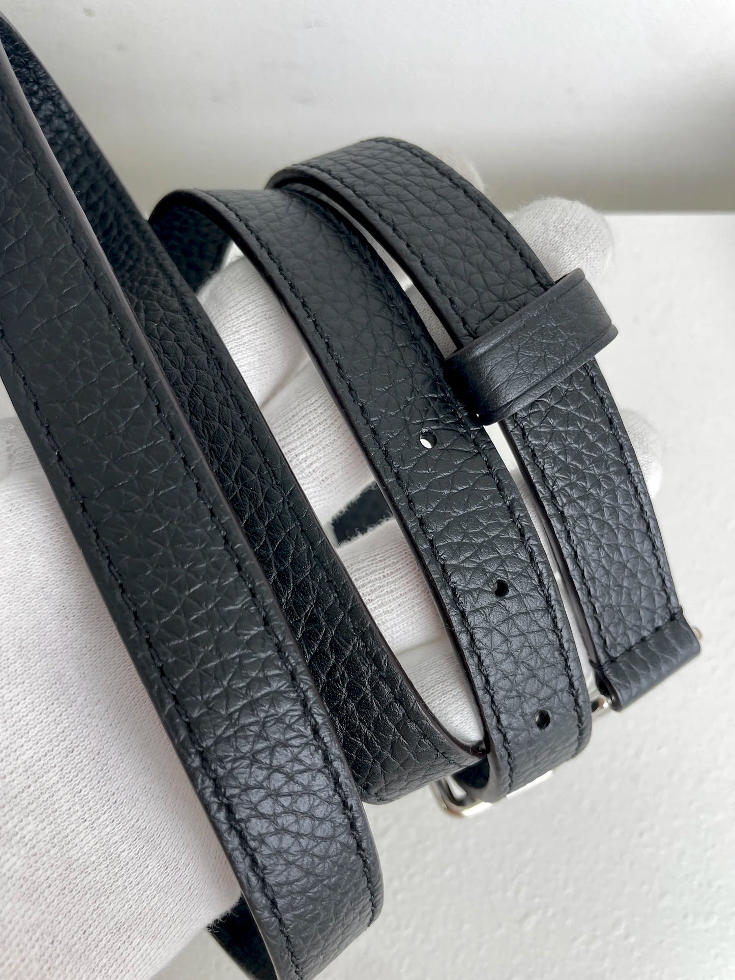 (A28) Louis Vuitton MM Black with Python Capucines Silver Hardware Python and Leather Strap