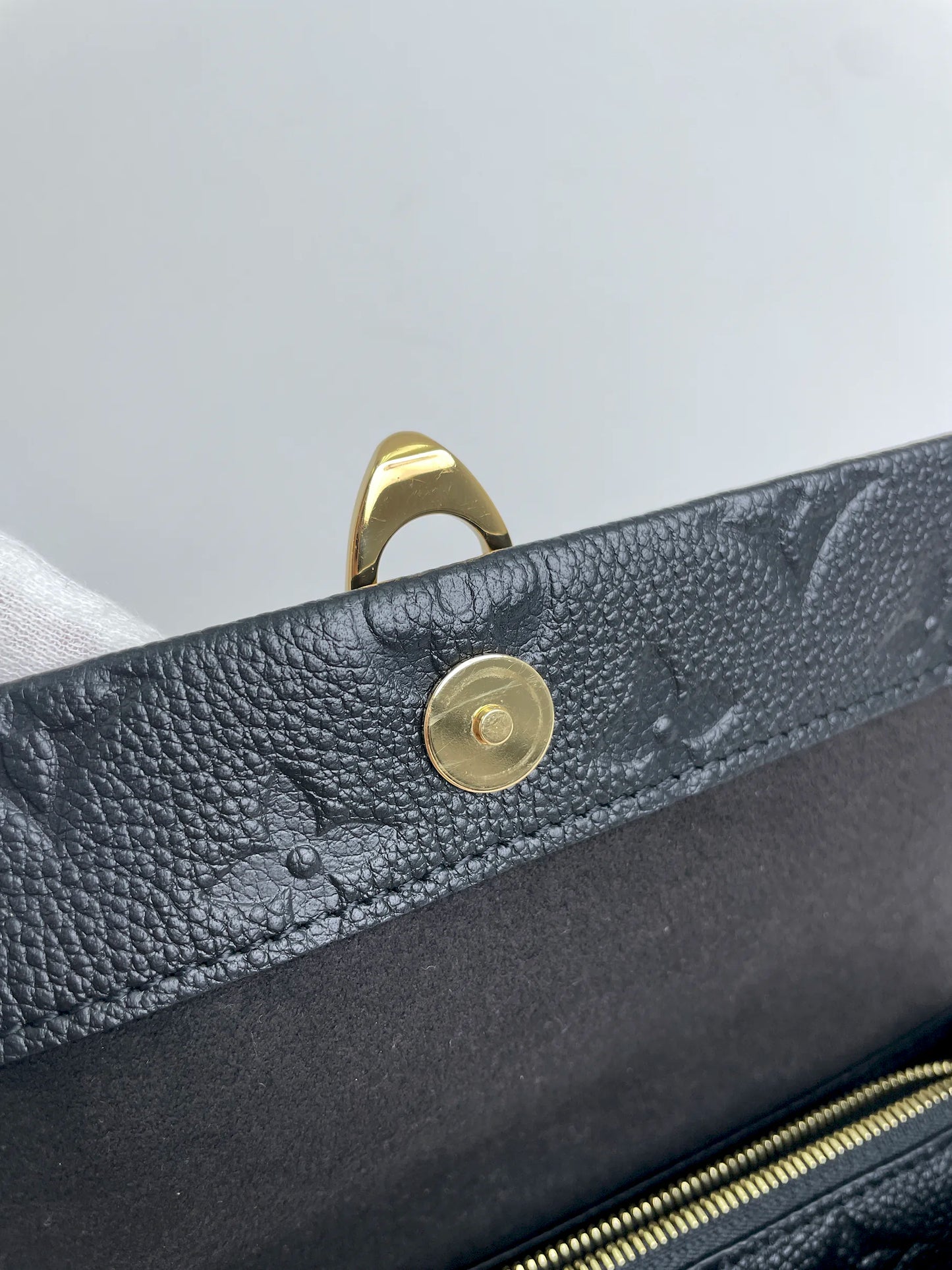(A30) Louis Vuitton Black Monogram Empreinte Vavin Wallet on Chain Calfskin Gold Hardware Removable Strap